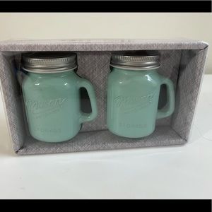 Mason Craft & More Tiffany Blue Salt and Pepper Set